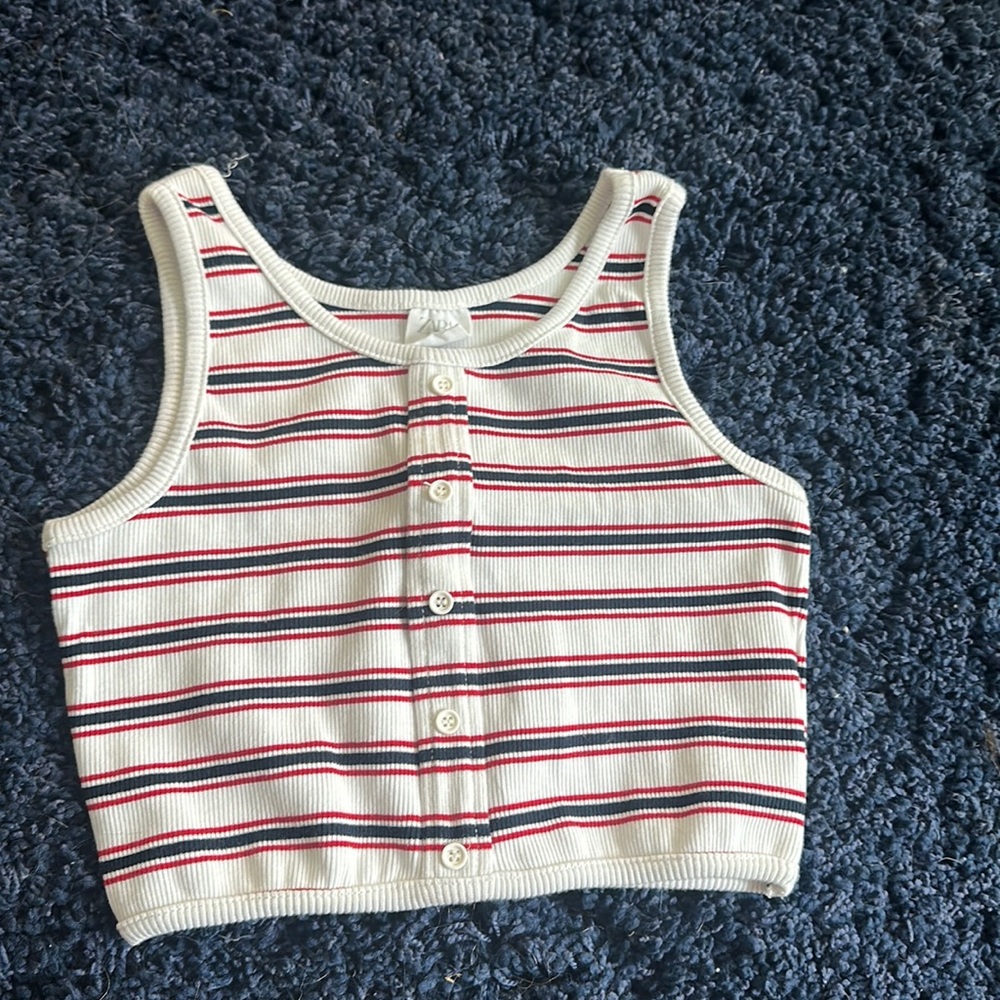 zara kids size 10 crop top. fits like an xs. new without tags!